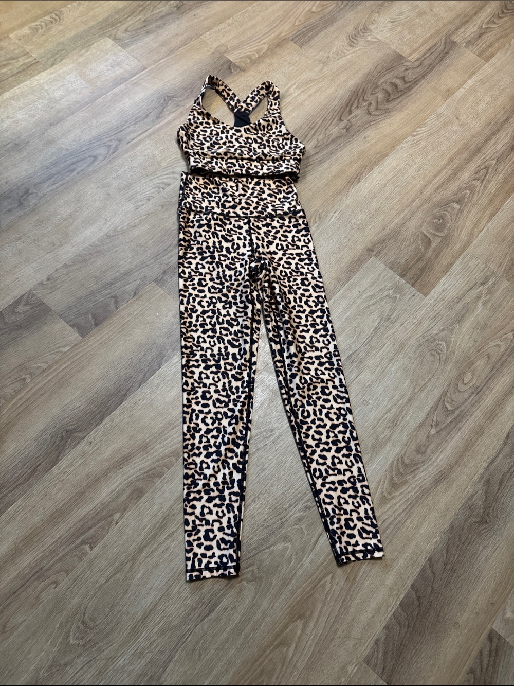 Kyodan Leopard-Print High-Rise Leggings & Cross-Back Sports Bra - Beige & Black - Picture 2 of 5
